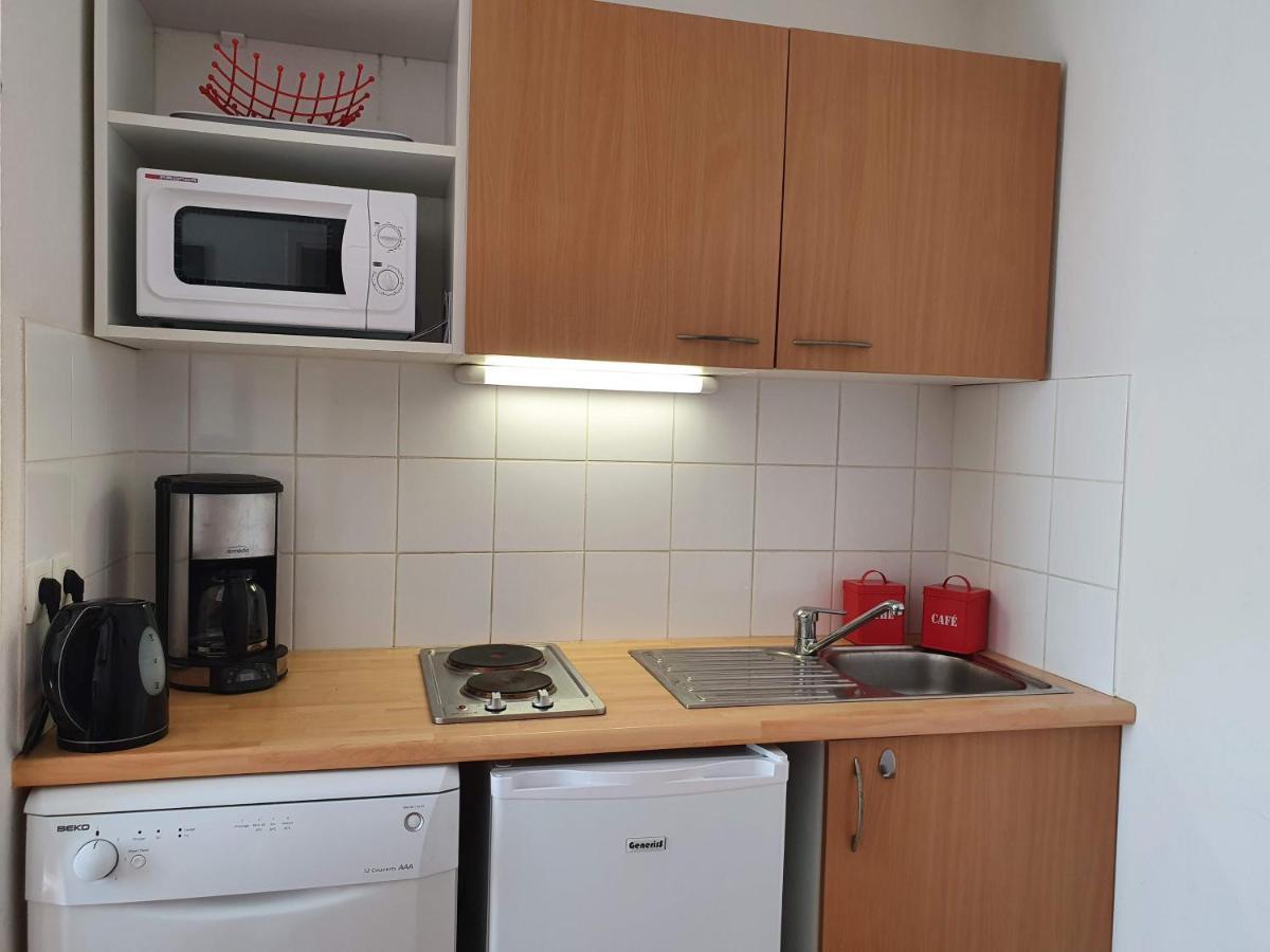 Joli Appartement T2 Dans Residence Avec Piscine, Hammam Et Parking Gratuits Каркассон Экстерьер фото